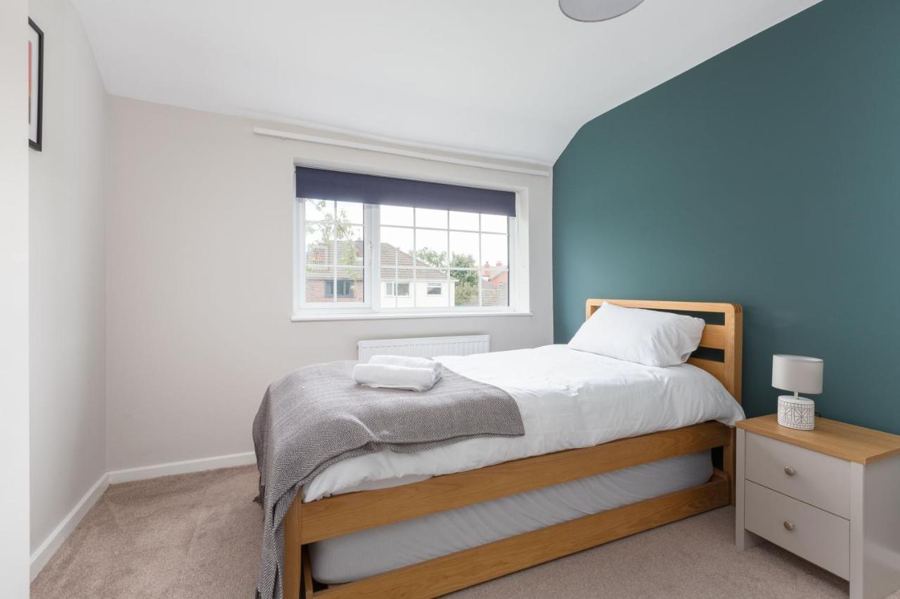 Charles Alexander Short Stay - Moorway House Poulton-le-Fylde Exteriör bild