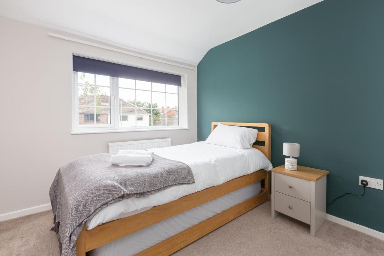 Charles Alexander Short Stay - Moorway House Poulton-le-Fylde Exteriör bild
