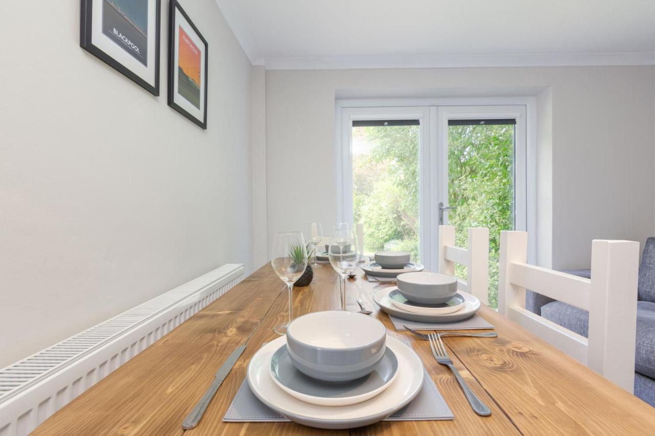 Charles Alexander Short Stay - Moorway House Poulton-le-Fylde Exteriör bild
