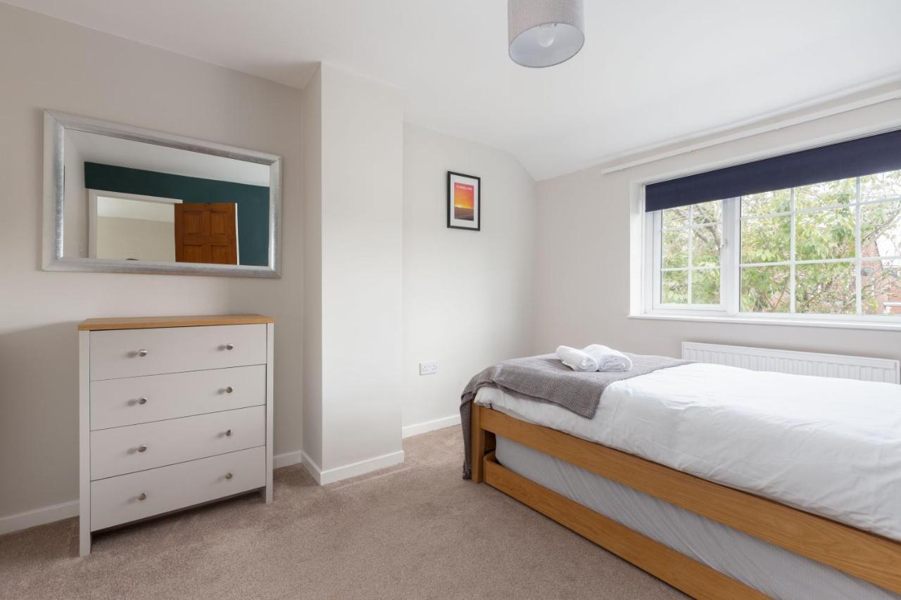 Charles Alexander Short Stay - Moorway House Poulton-le-Fylde Exteriör bild